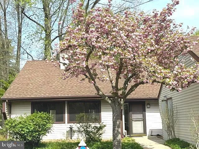 30 E Bluebell Ln — Photo 1