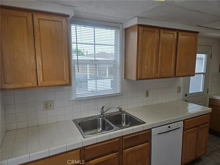 8192 Franklin St — Photo 21