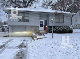 8602 Spring Valley Rd, Raytown, MO 64138