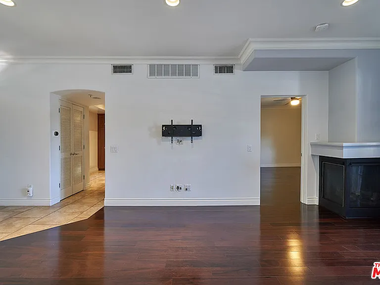 851 N San Vicente Blvd #102 — Photo 6