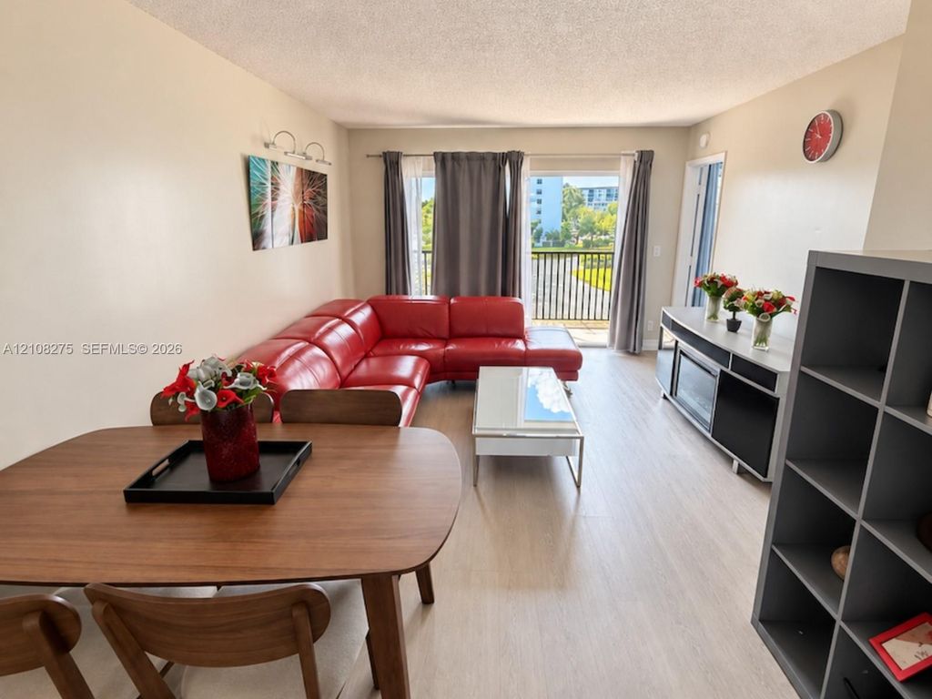 2226 N Cypress Bend Dr APT 409, photo 9