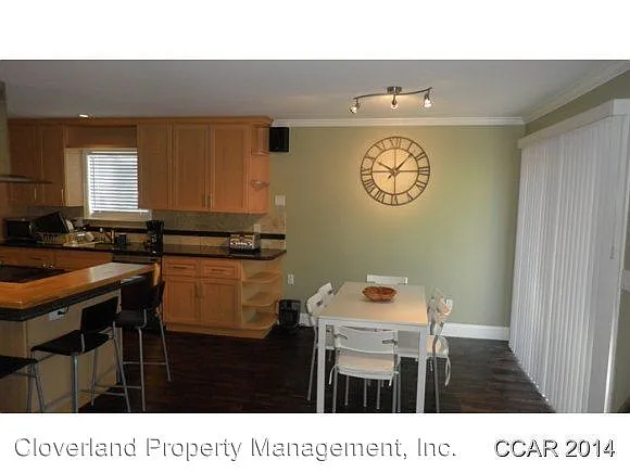 366 Duchess Dr photo 1