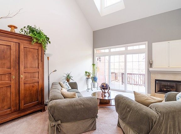 4th image of 26 Lakebreeze Ct