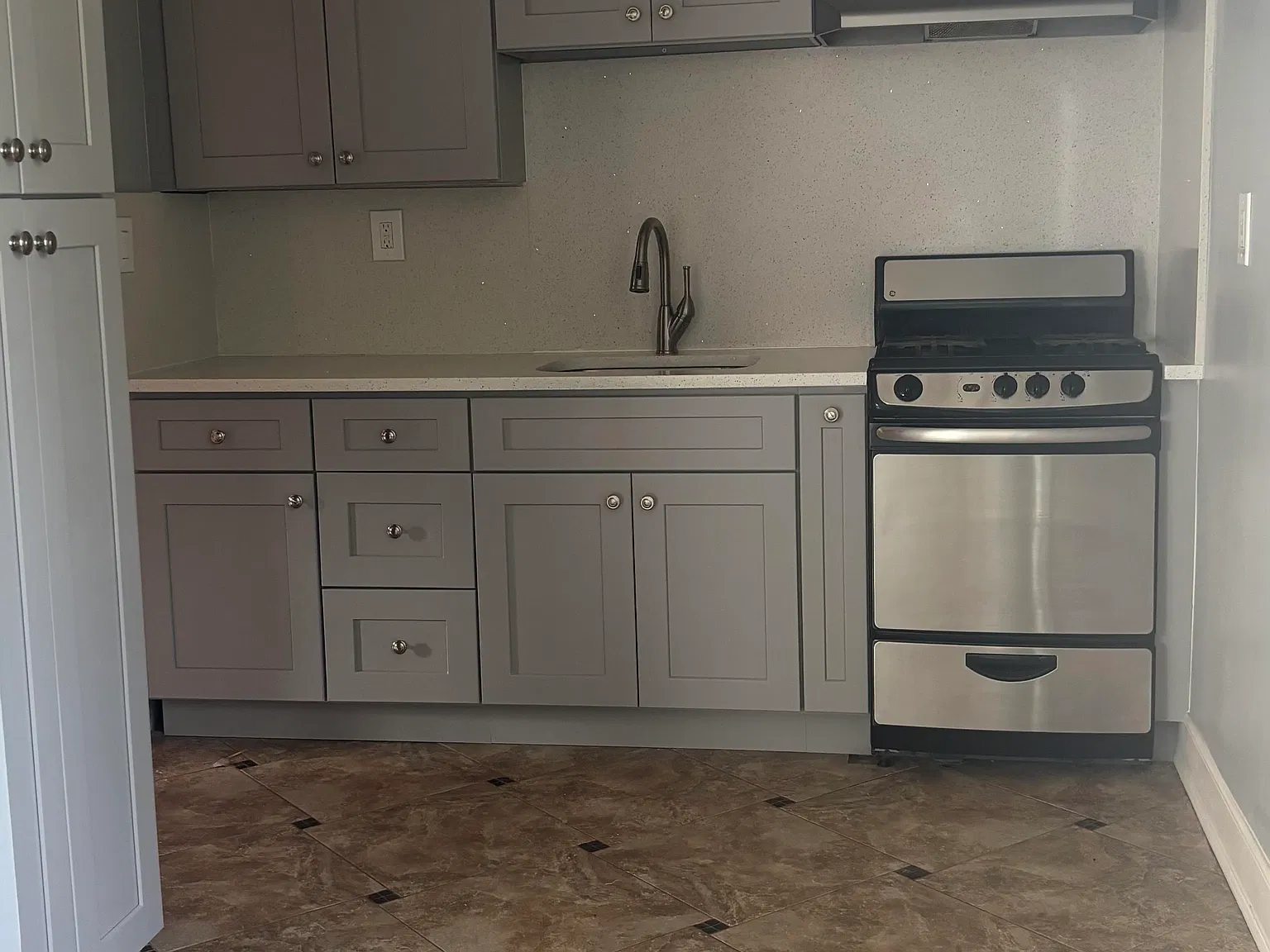 2 bed, $2,500 — Photo 3