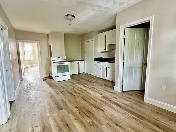 2nd image of 603 Broadway St APT 2R