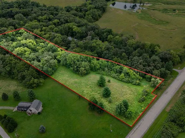 1436 Vine Ave, Riverside, IA 52327