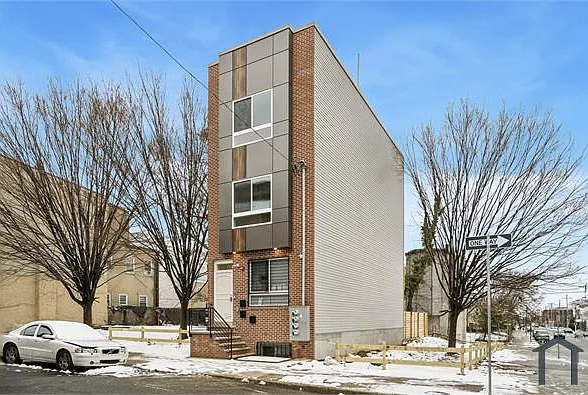 3 bed, 2000 sqft, $1,850 — Photo 2