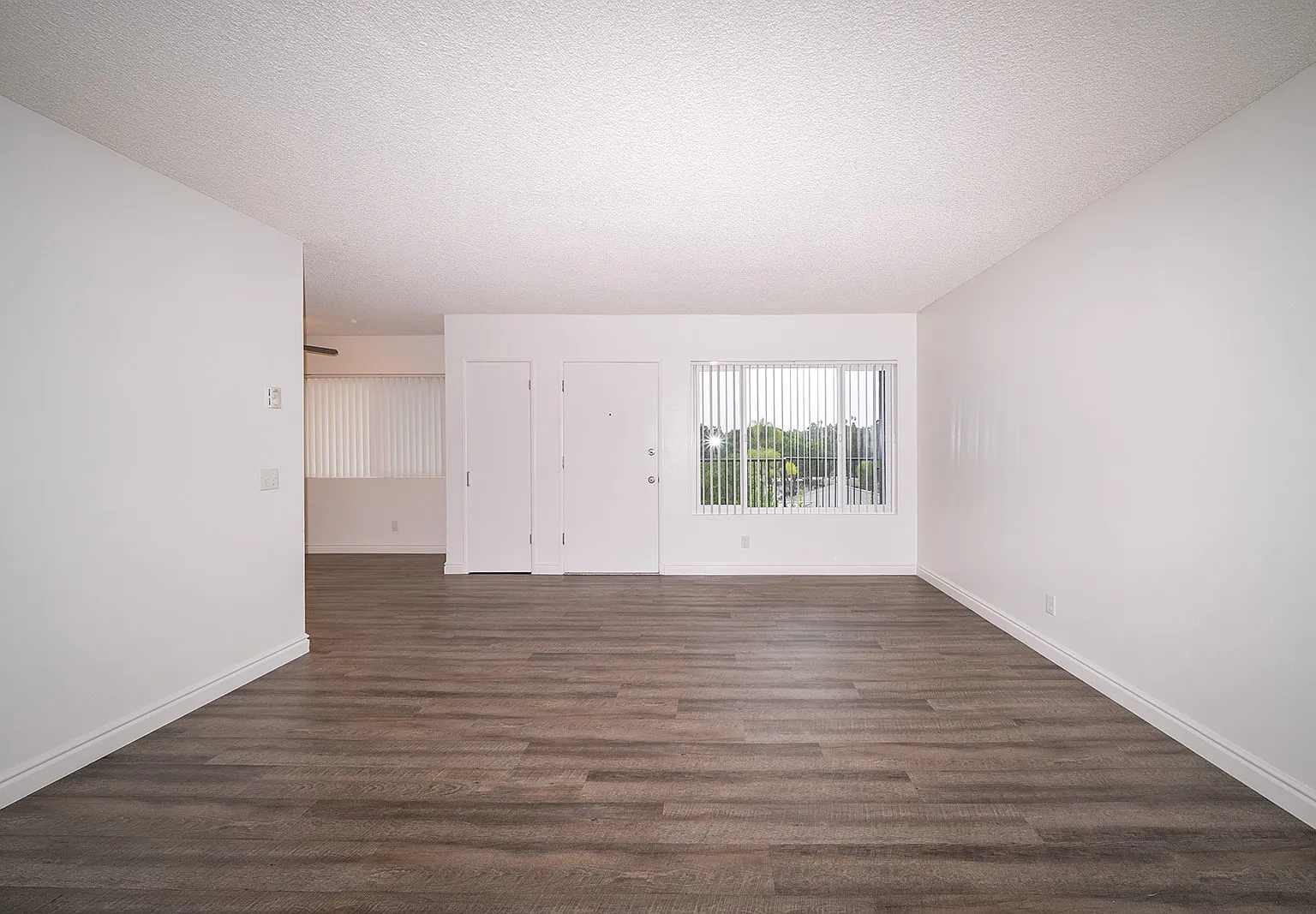 2 bed, 1000 sqft, $2,695 — Photo 4