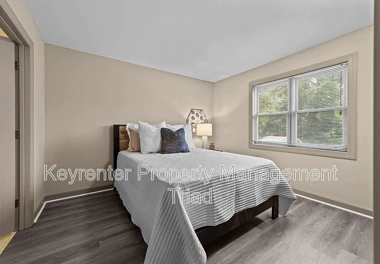 211 McIver St #A — Photo 19