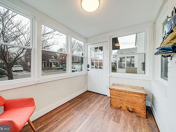 3rd image of 309 S Veitch St