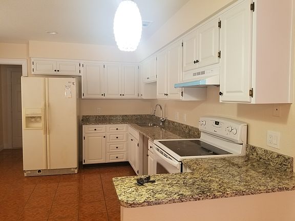 3rd image of 1723 W Henry Ave