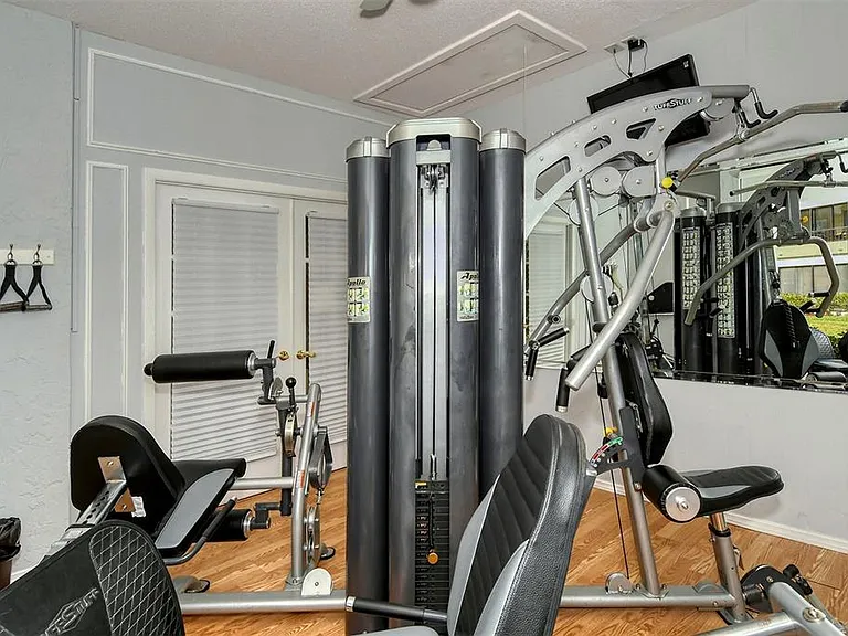 131 Whispering Sands Cir #V-33 — Photo 41