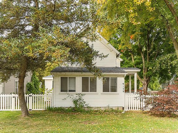 2nd image of 9139 Elizabeth St