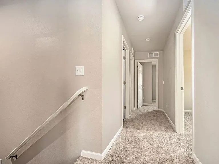 1043 Kenny Brook Ln — Photo 16