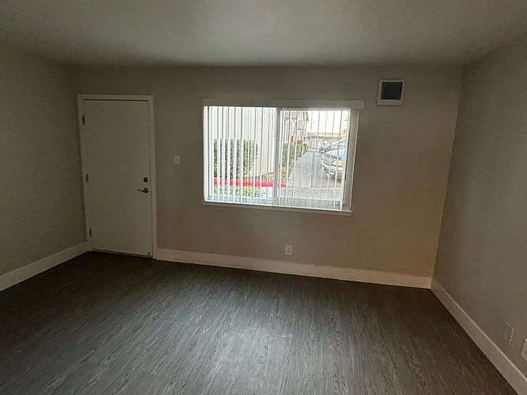 Sutter Crossing Apartments — Photo 5