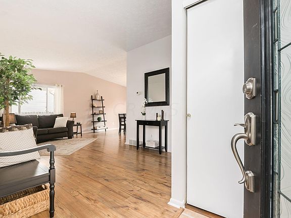 5th image of 1119 Belle Meade Pl