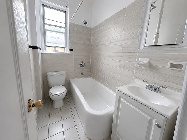 2926 Barkley Ave #2A — Photo 5