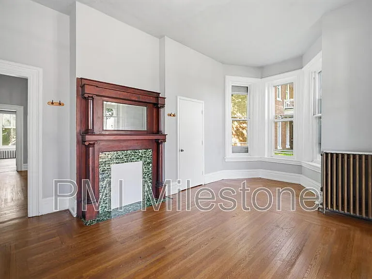323 N Potomac St #1 — Photo 5