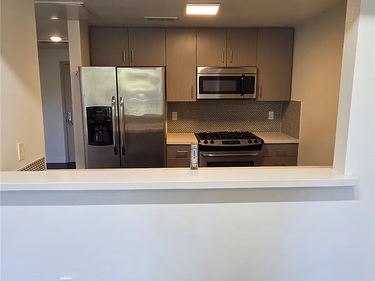 436 S Virgil Ave #405 — Photo 4