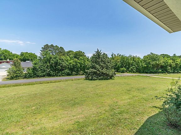 4th image of 127 Mountain Meadow Rd