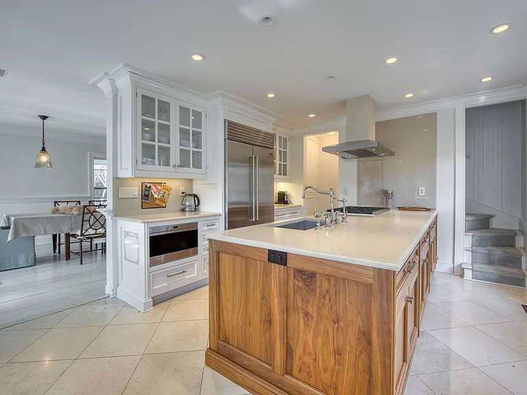 232 Hill St — Photo 15