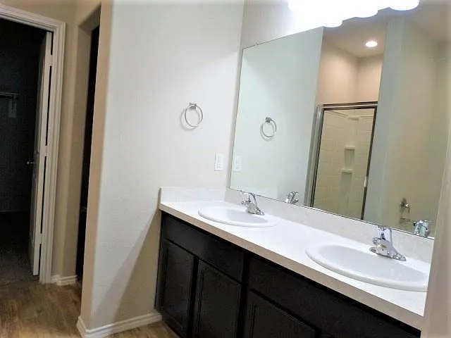 3 bed, 2.0 bath, 1297 sqft, $1,785 — Photo 4