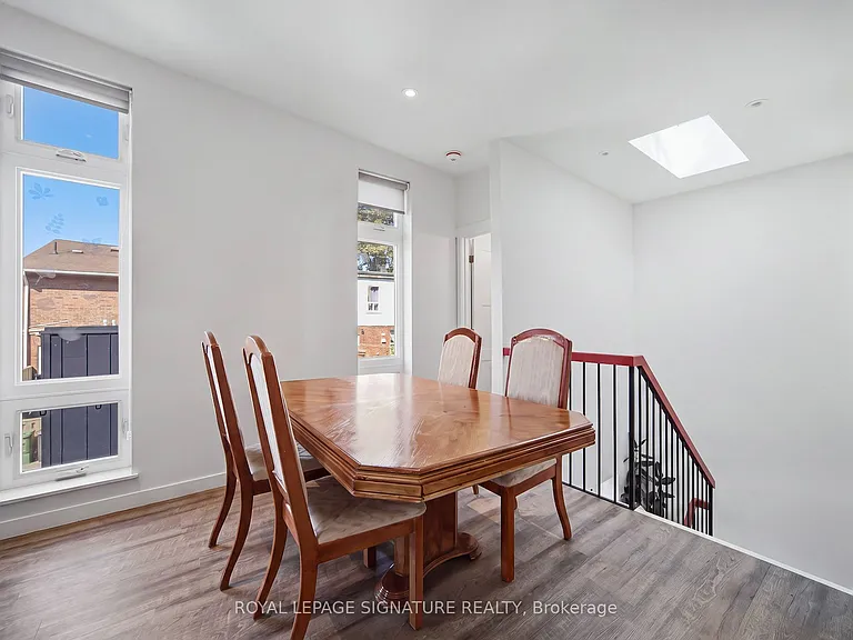 389R Leslie St S #SOUTH — Photo 4