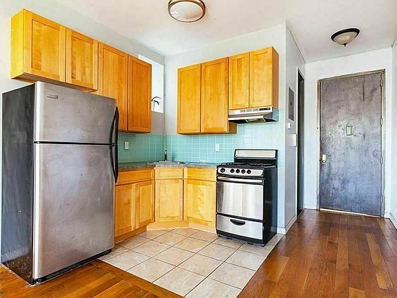 4th image of 282 Cooper St #1L