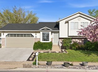 634 N 1300 W, Clinton, UT 84015