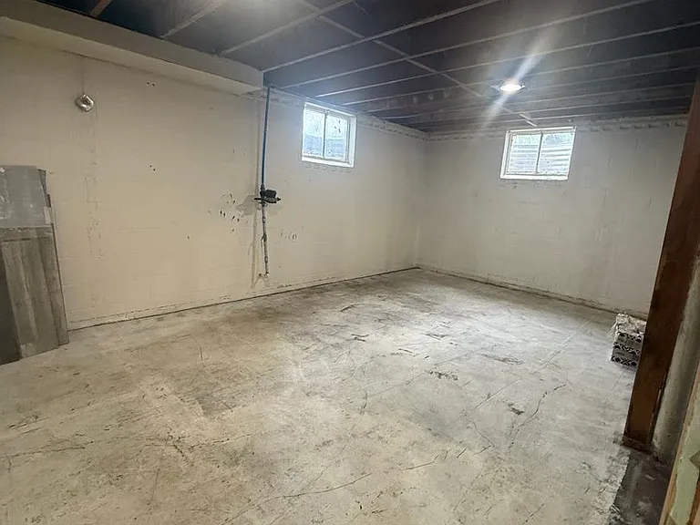 923 Carolyn Ave — Photo 11