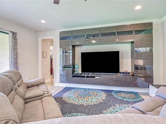 2nd image of 4066 Aspen Chase Dr