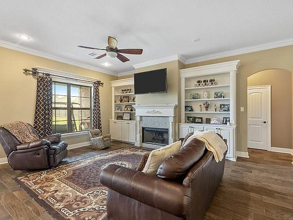 5th image of 515 Jewell Ln