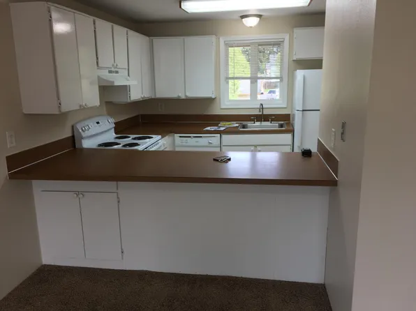 16964 SE Stark St #105, Portland, OR 97233