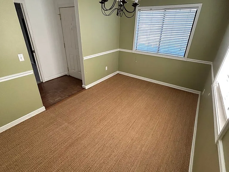 2158 Graystone Dr — Photo 2