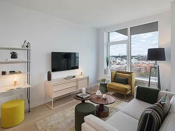 4th image of 28 Spencer Pl #4D