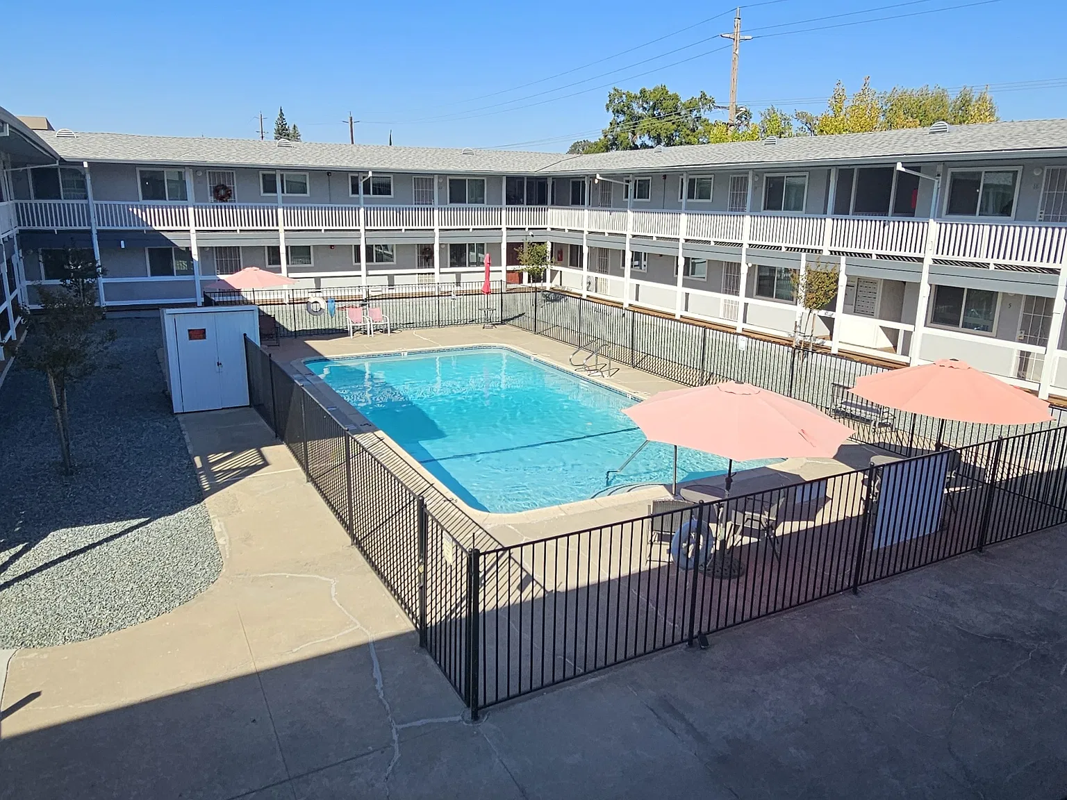 Sunrise Apartments — Photo 3