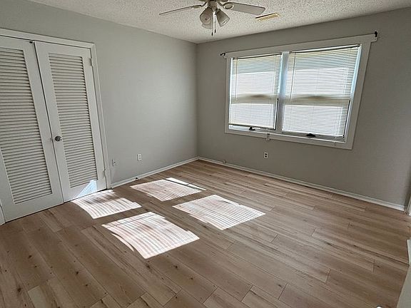 3rd image of 3767 Spruce Dr