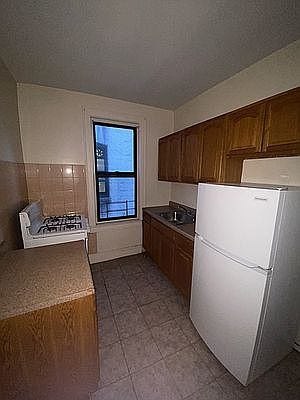 3rd image of 872 E 28th St APT 2B