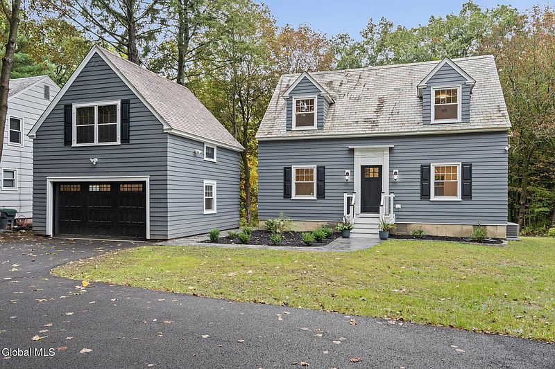 2nd image of 2628 Troy Schenectady Road