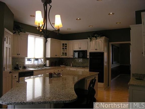 3rd image of 719 Country Lakes Dr
