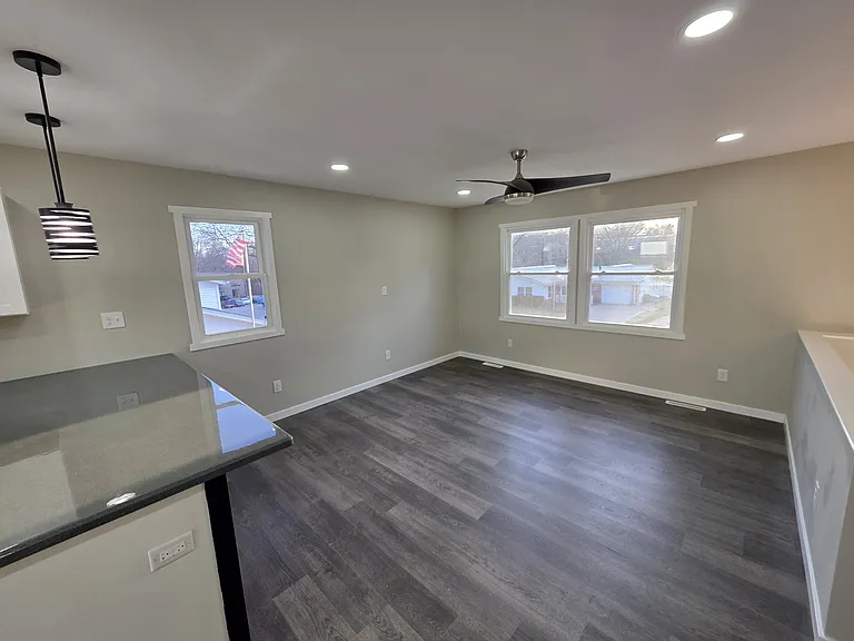 1612 Butterfield Rd — Photo 16