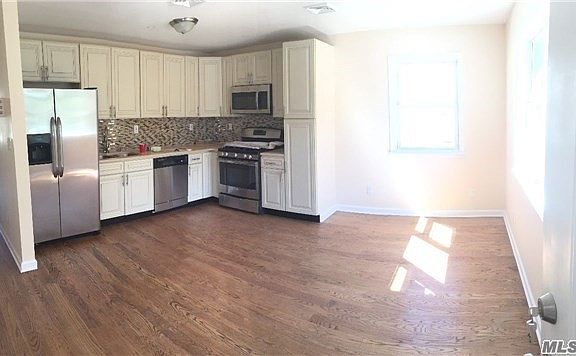 4th image of 10203 James Ct