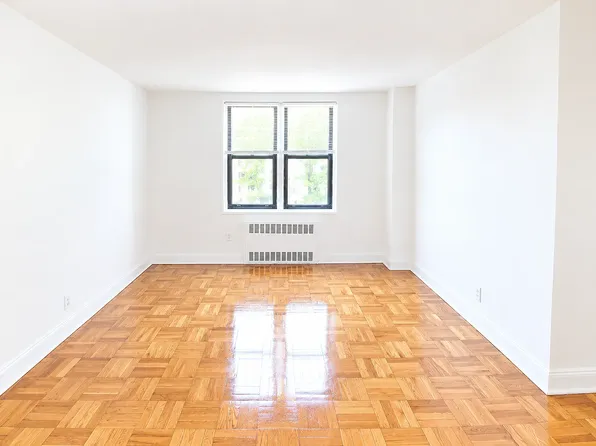209-16 86th Dr Unit 1F, Queens Village, NY 11427