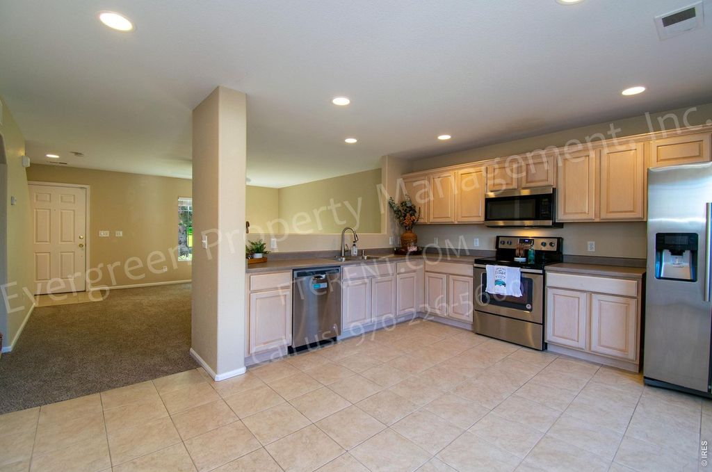 6714 Autumn Ridge Dr