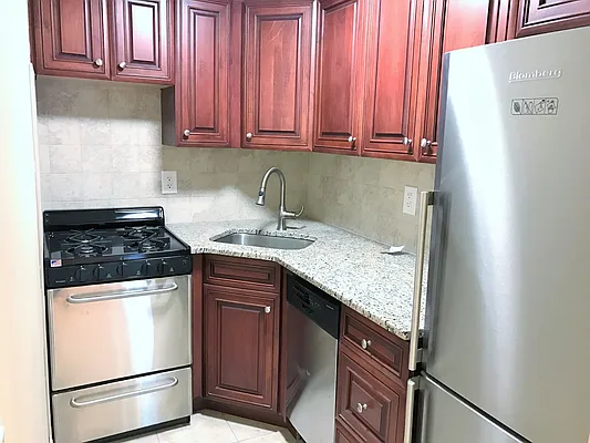 Rented by Joe Gotham LTD | media 16
