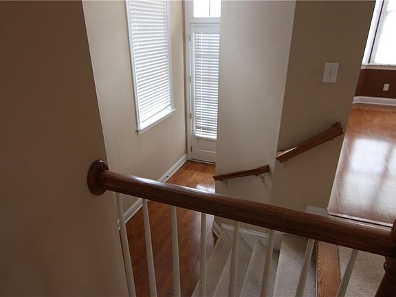 5th image of 134 McLaren Gates Dr