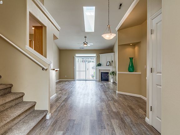 4th image of 8010 NE 21st Way
