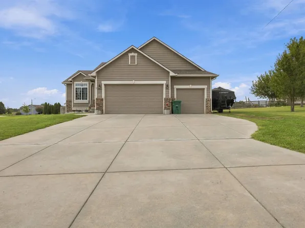 803 Linden Ct, Wakefield, KS 67487