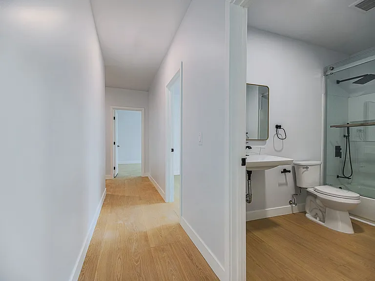 Cumpston Apartments — Photo 33