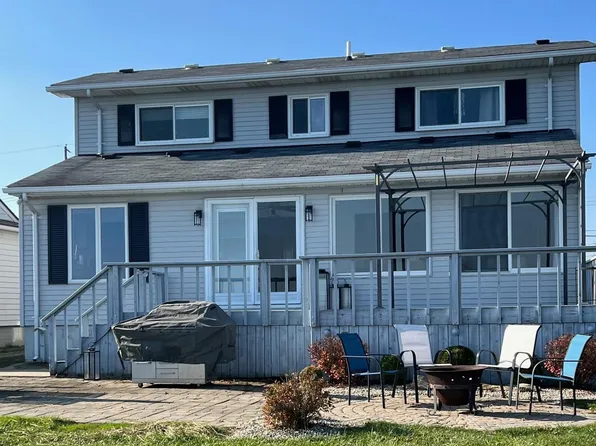 6591 River Rd, Marine City, MI 48039